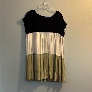 Elegant Colorblock Midi Dress - Black, White, and Olive